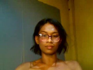 Screen Shot of dominant_sofia