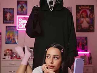 Screen Shot of renata_and_max