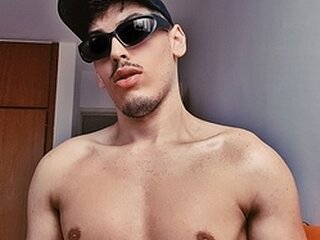Screen Shot of Alexx Melloo