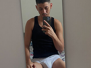 Screen Shot of Tom_XL_cam