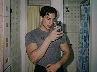 Screen Shot of FABULO_XO