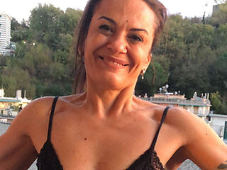 Screen Shot of Annette75