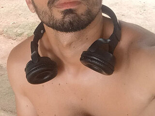 Screen Shot of felipevoyeur