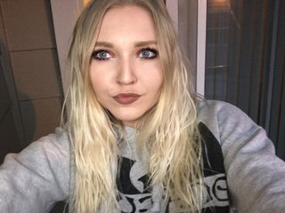 Screen Shot of HotHousewifeHolly