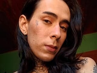 Screen Shot of Lili Doliver