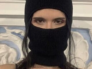Screen Shot of Babi Cunha