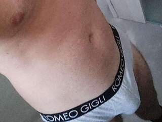 Screen Shot of alexxx33_xxx