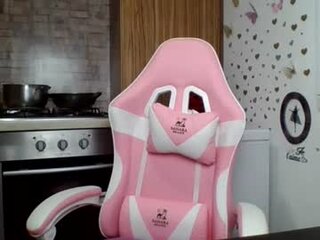 Screen Shot of curvybombb