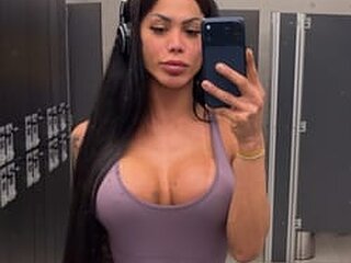Screen Shot of Gaby Bella