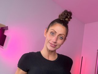Screen Shot of SkyeHotwife