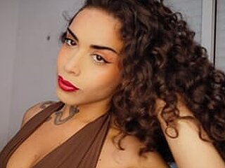 Screen Shot of Miss Adora