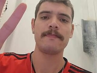 Screen Shot of Henrique
