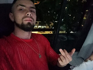 Screen Shot of aaron_m_hot